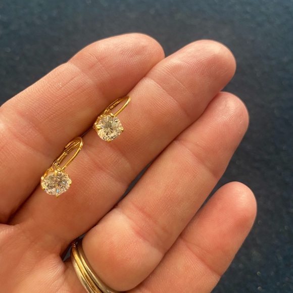 NWT 😍DAINTY and DARLING hoop earrings! 😍 - Picture 2 of 7